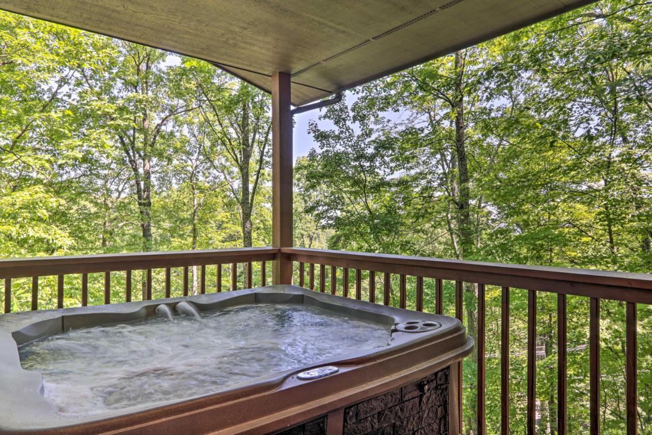 Eclectic Cabin With Hot Tub 1 Mi To Ober Gatlinburg Exteriör bild
